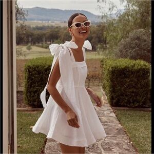 AISLE WHITE LINEN BOW MINI DRESS - 4 / WHITE